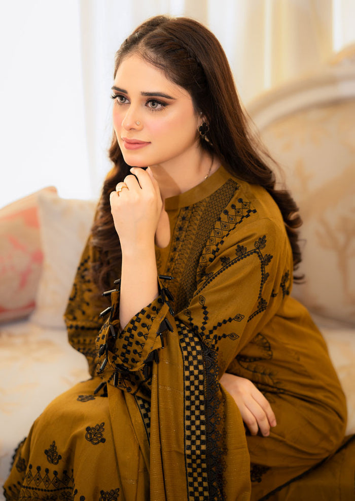 Zainii’s Mustard Embroidered Dhanak Unstiched 3pc WITH EMBROIDERED DHANAK SHAWL (SL-1155)