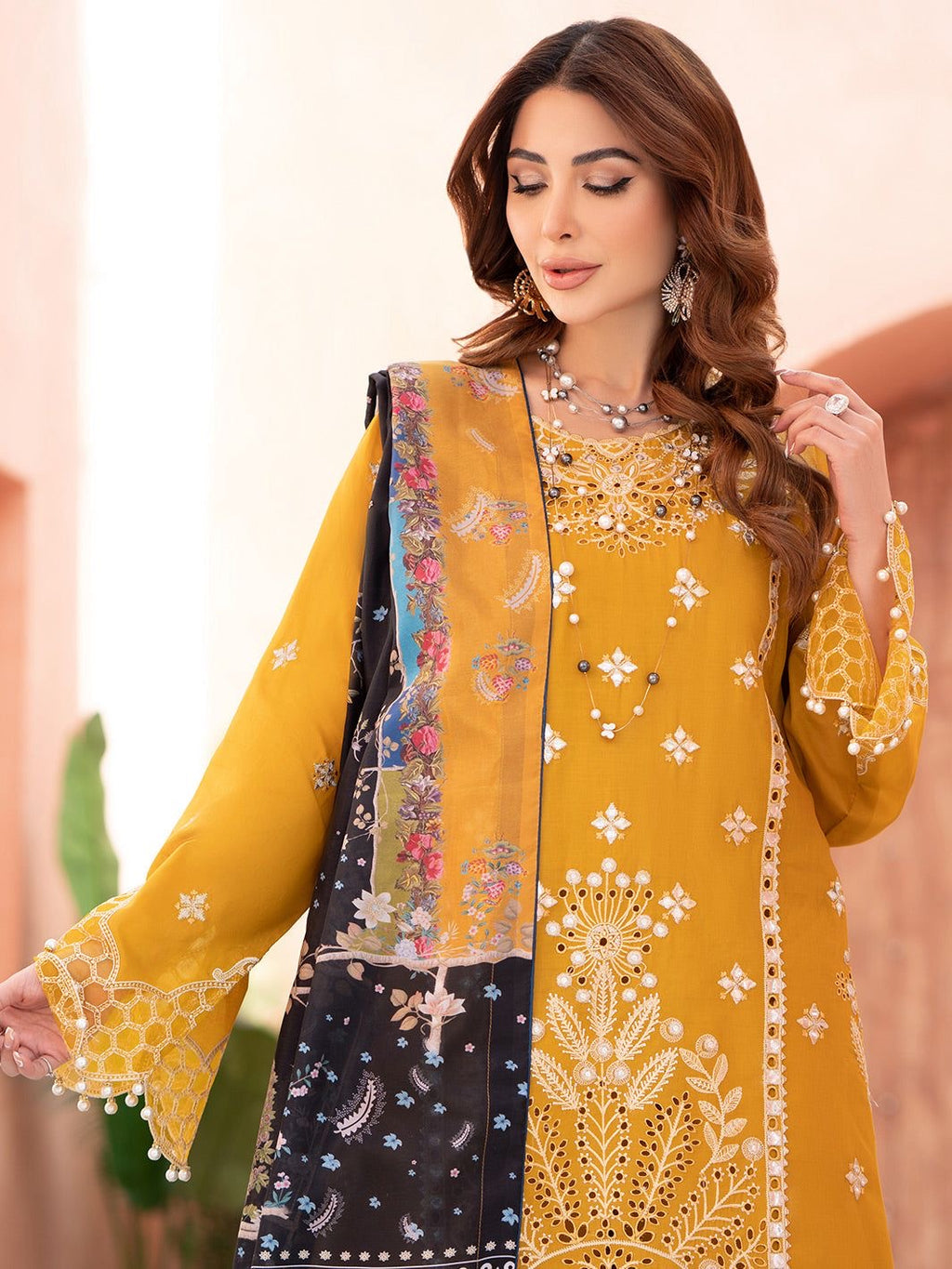 ADAN’s LIBAS-HEAVY EMBROIDERED DHANAK 3pc