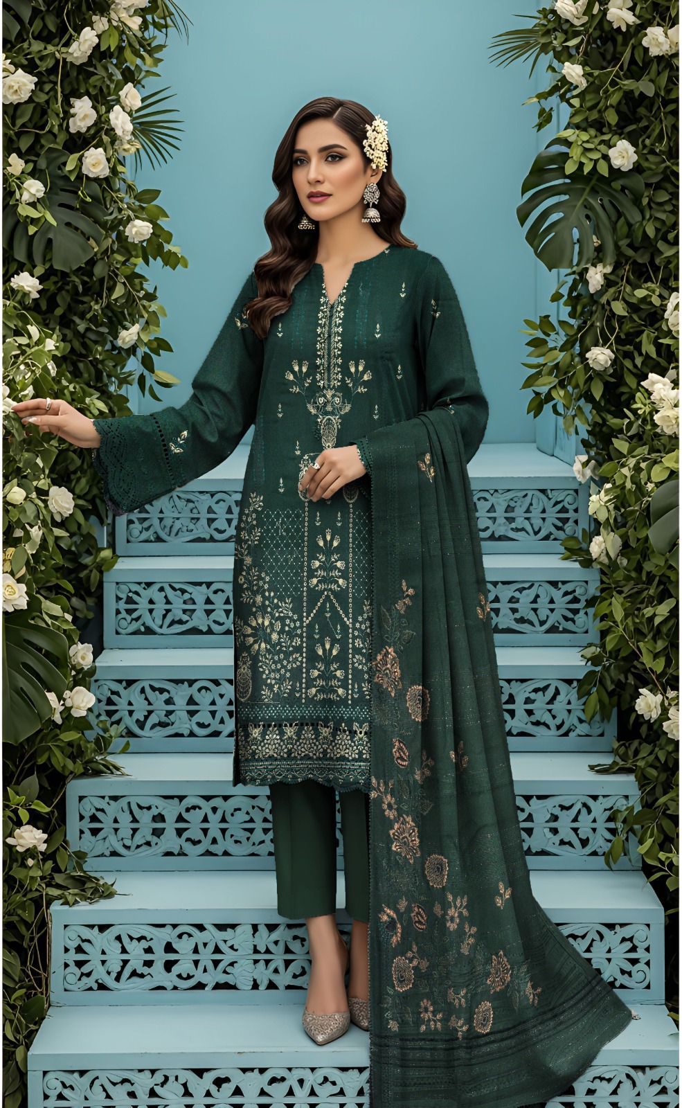 Rasbhari Dhanak Thread Embroidered 3pc with velvet dhanak jequard emb shawl