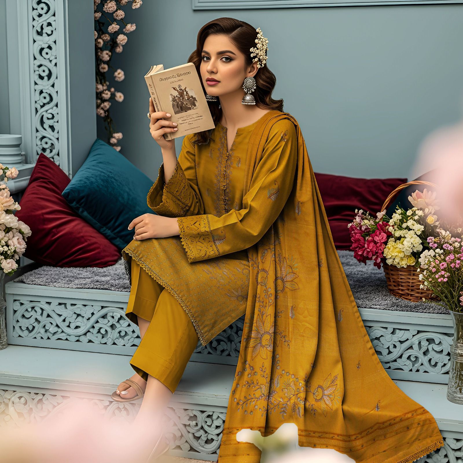 Rasbhari Dhanak Thread Embroidered 3pc with velvet dhanak jequard emb shawl