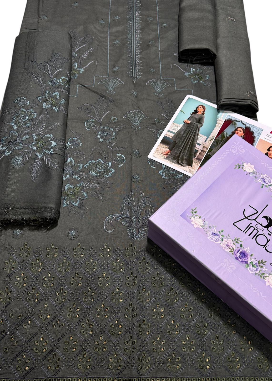 Rasbhari Dhanak Thread Embroidered 3pc with velvet dhanak jequard emb shawl