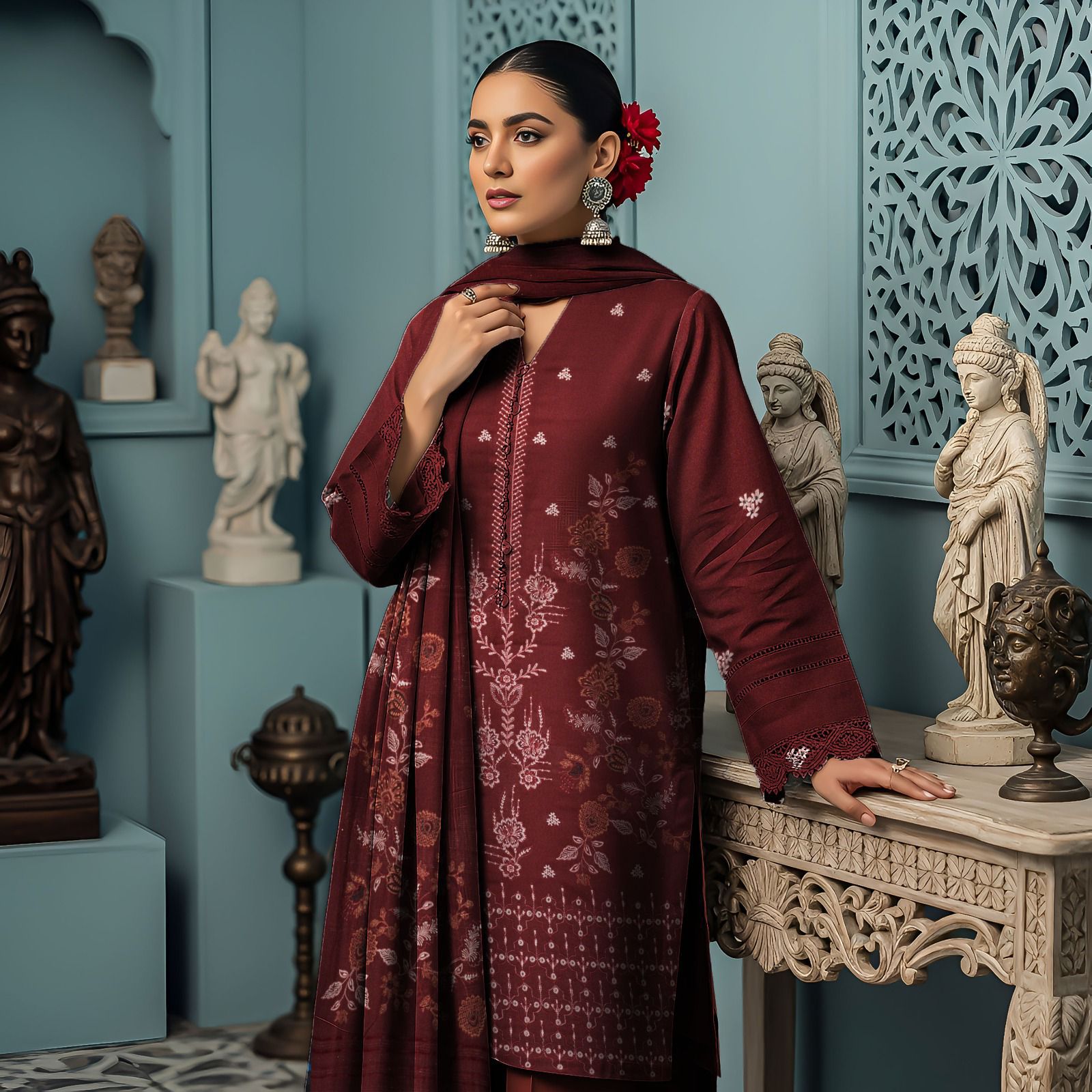 Rasbhari Dhanak Thread Embroidered 3pc with velvet dhanak jequard emb shawl