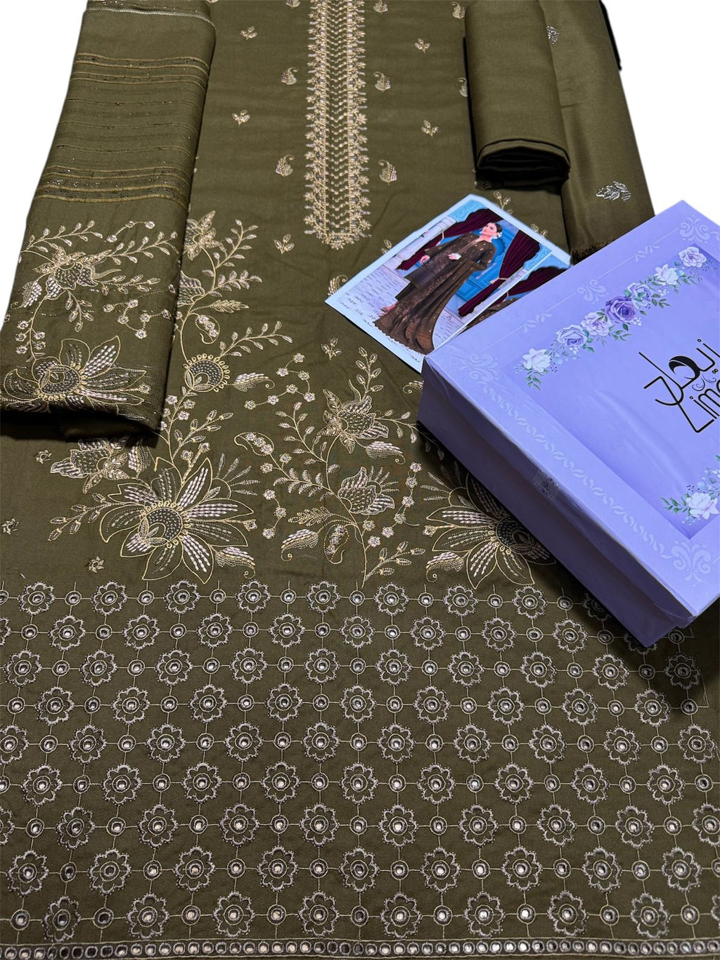 Rasbhari Dhanak Thread Embroidered 3pc with velvet dhanak jequard emb shawl