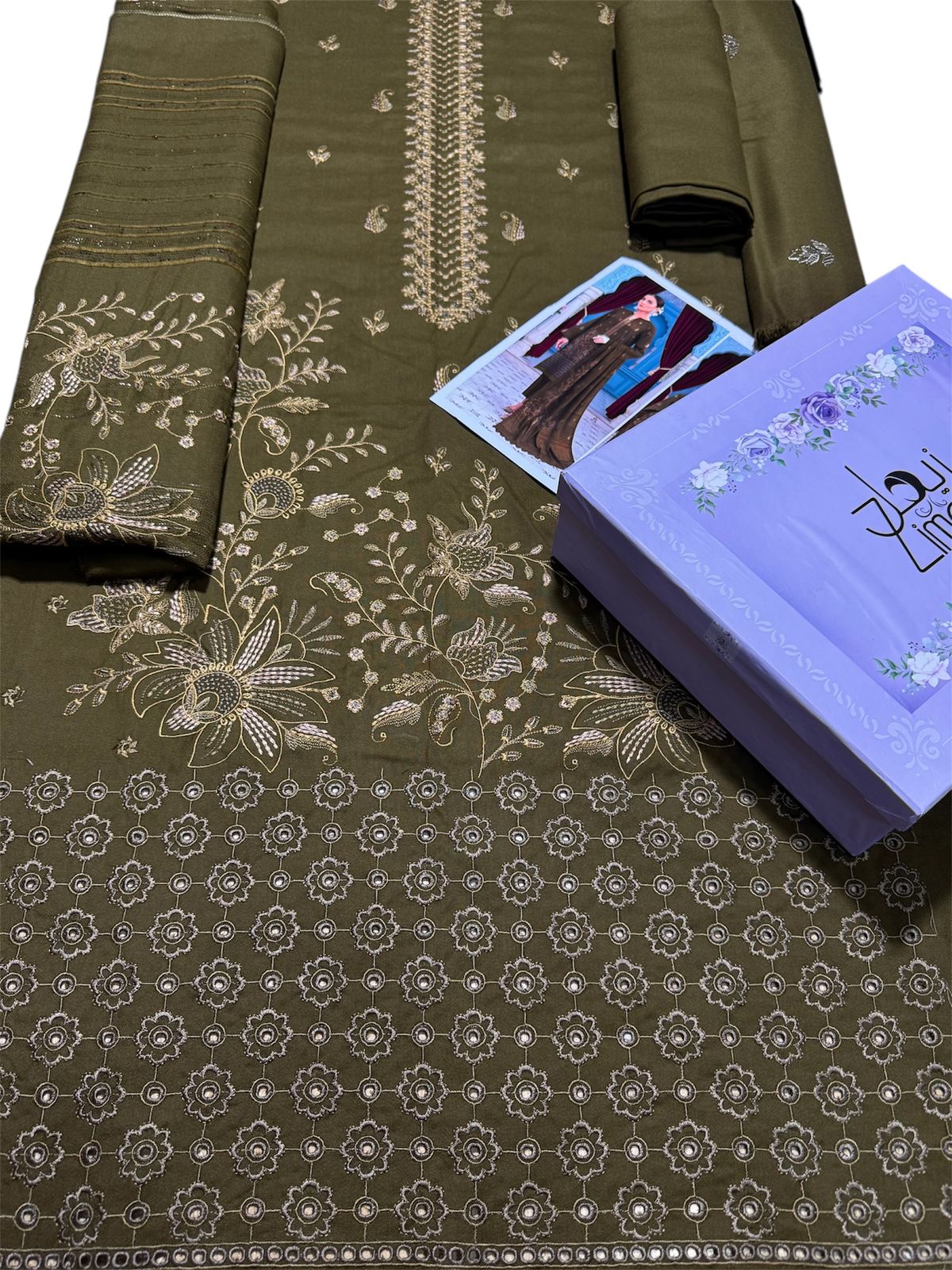 Rasbhari Dhanak Thread Embroidered 3pc with velvet dhanak jequard emb shawl